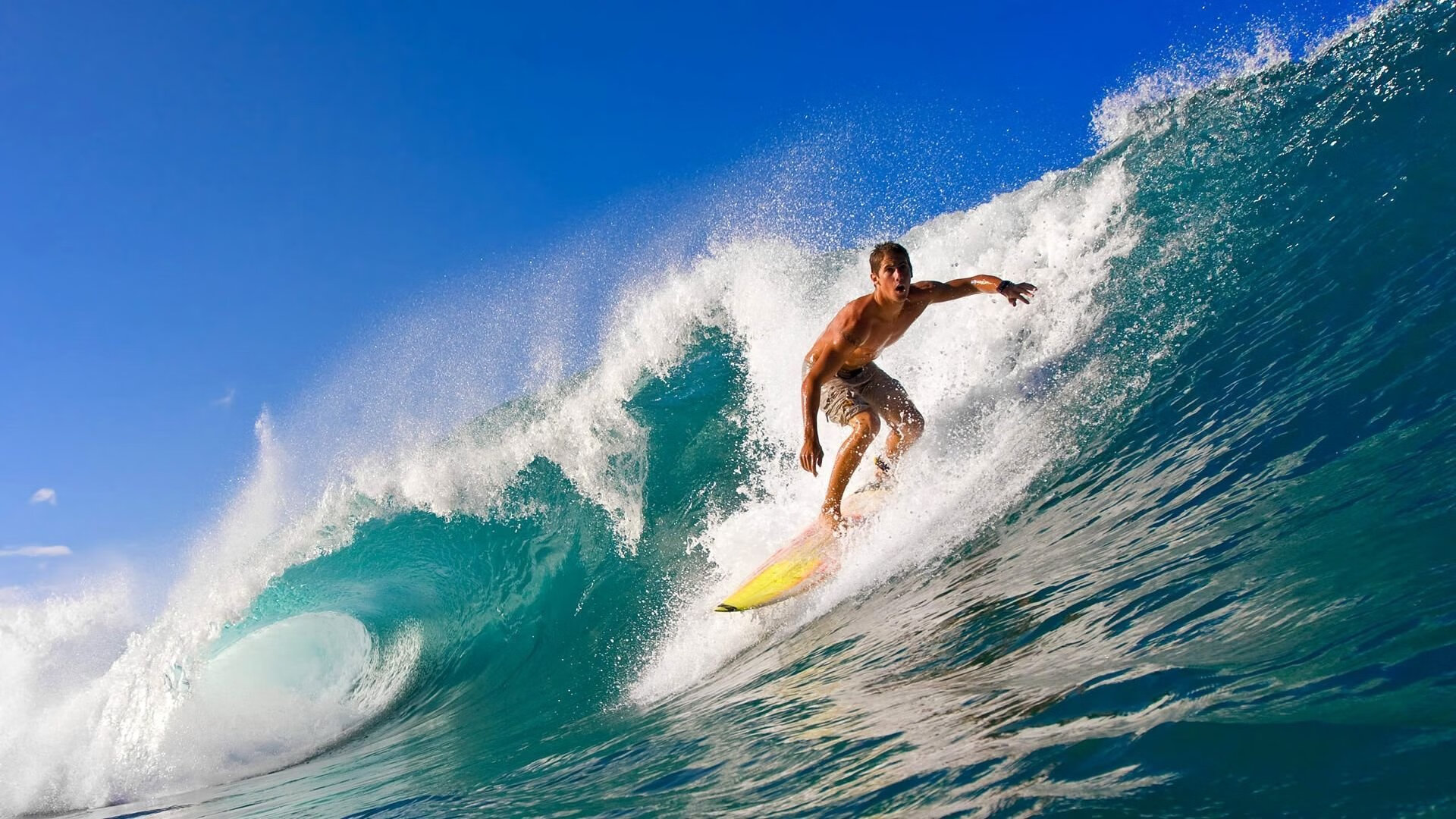 大型河流漂流极速赛，水流搏击的巅峰对决，漂流比赛视频