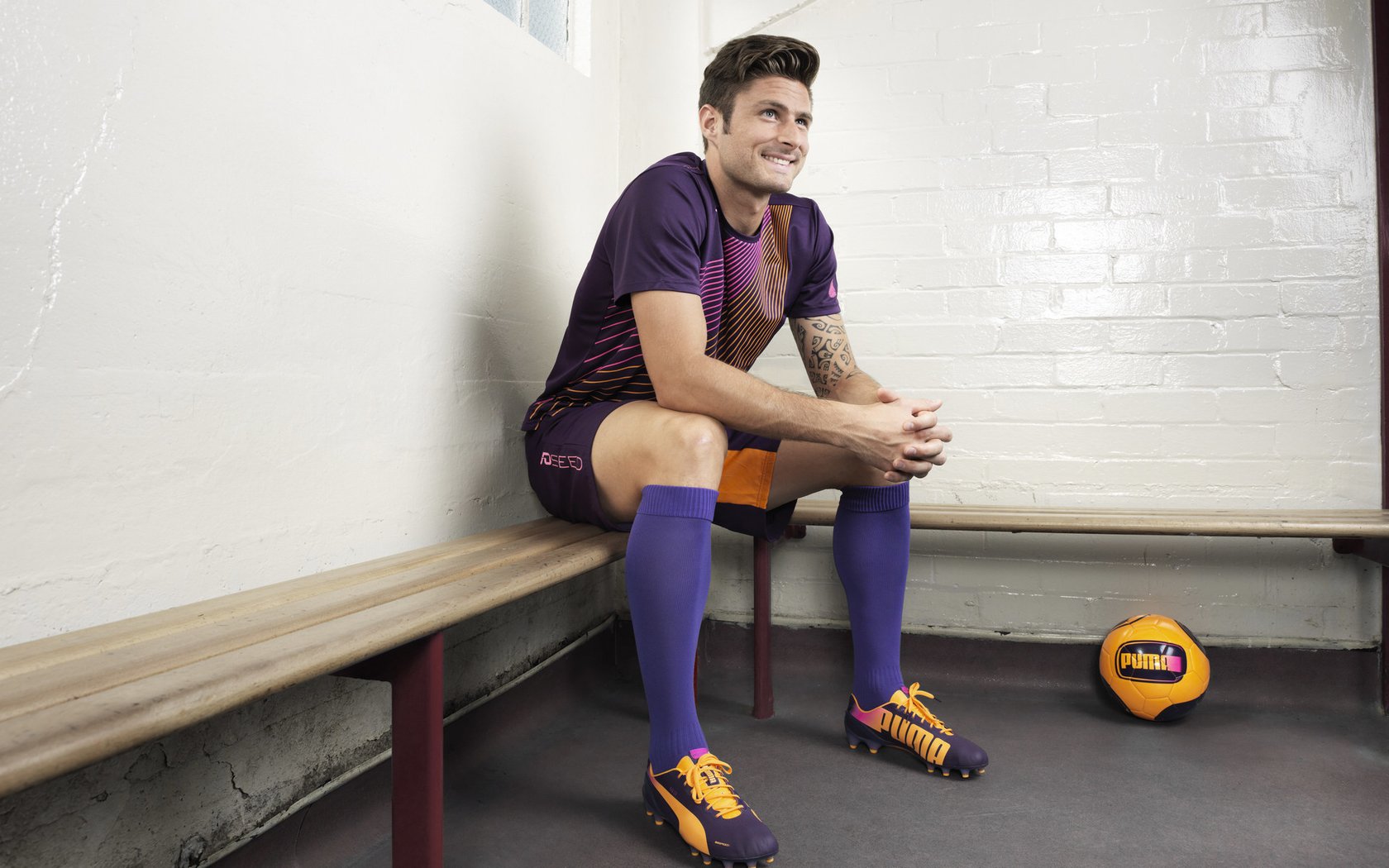 波兰险胜苏格兰，晋级淘汰赛资格在望，波兰球苏格兰